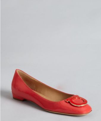 Ferragamo Poppy Patent Leather Sanna Gancio Buckle Flats - Lyst