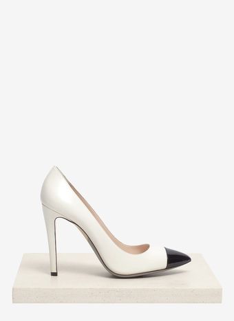 Giorgio Armani Toecap Leather Pumps - Lyst