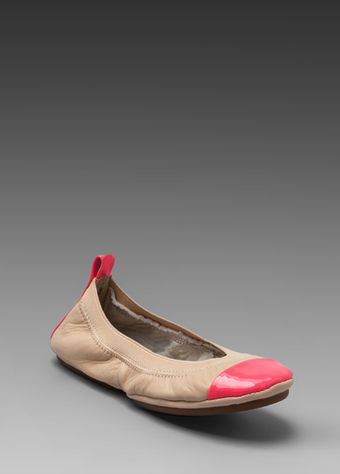 Yosi Samra Two Tone Flat in Beige - Lyst