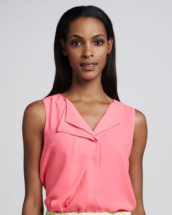 T Tahari Ida Sleeveless Placket Blouse - Lyst