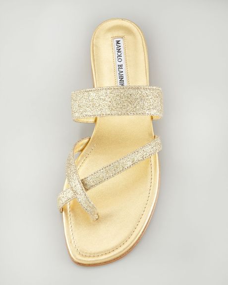 Manolo Blahnik Susa Flat Glitter Sandal Gold in Gold | Lyst