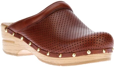 brown patent leather dansko clogs