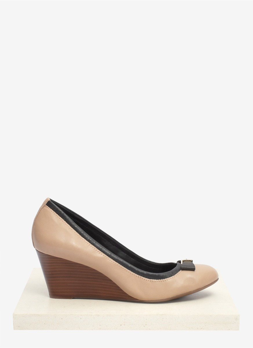 tory burch eddie pump