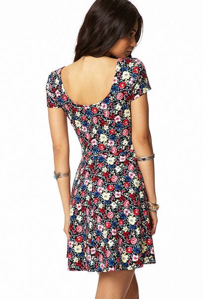 Forever 21 Fit Flare Floral Dress in Red (Blackred)