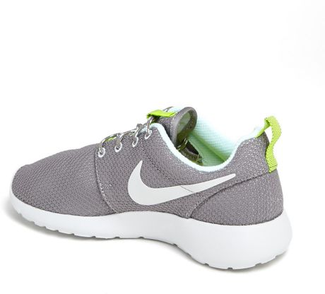 nike roshe g grey