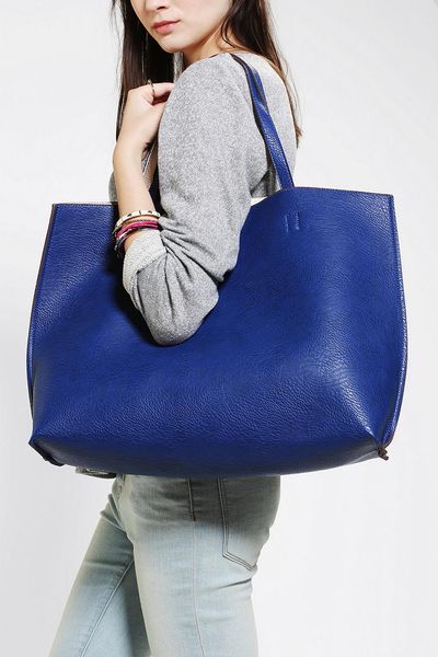 Urban Outfitters Reversible Vegan Leather Tote Bag in Blue | Lyst