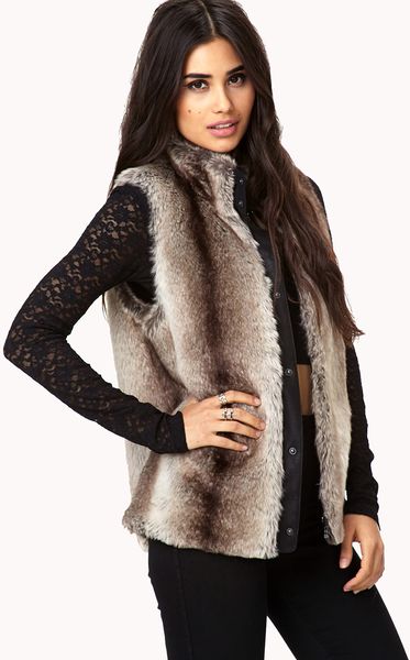 Forever 21 Chic Faux Fur Vest in Brown Taupe