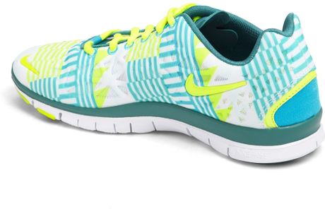 nike training shoes blue and white