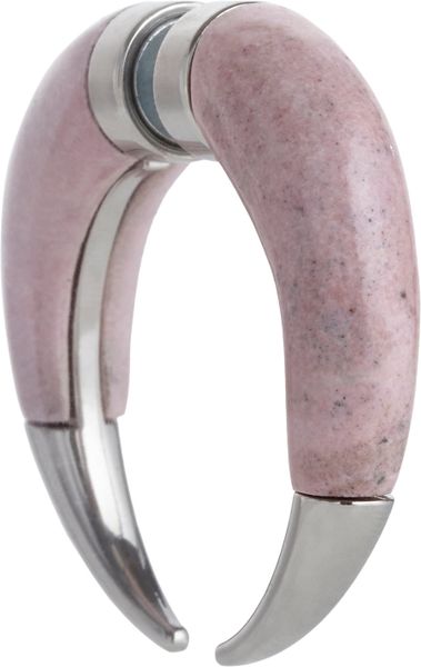Givenchy single horn earring affäre flirtet mit anderen frauen - Journey to Valbona