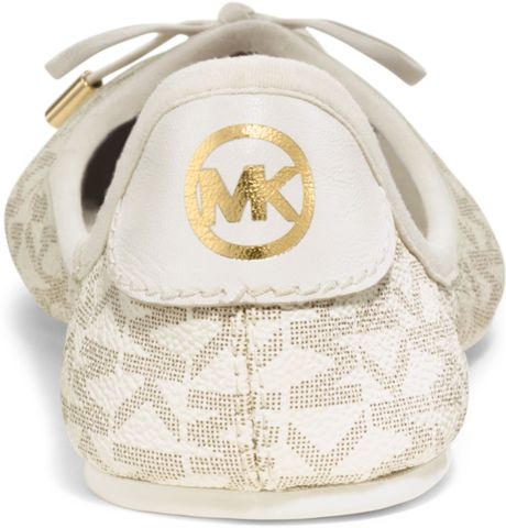 mk city logo ballet flat
