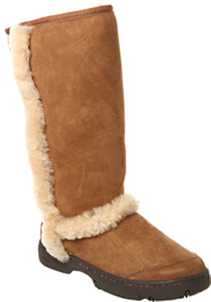 tan uggs with fur