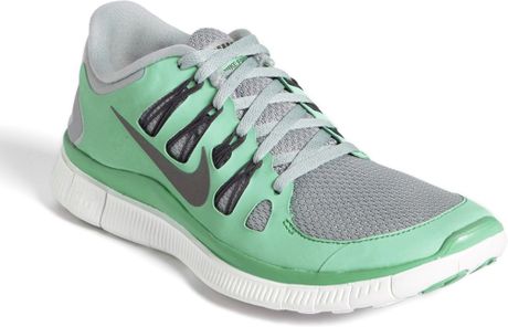 seafoam green nike shoes