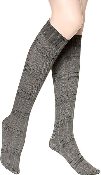 Hue Plaid Knee High Socks in Gray (Chrome) | Lyst