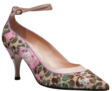 lace kitten heel