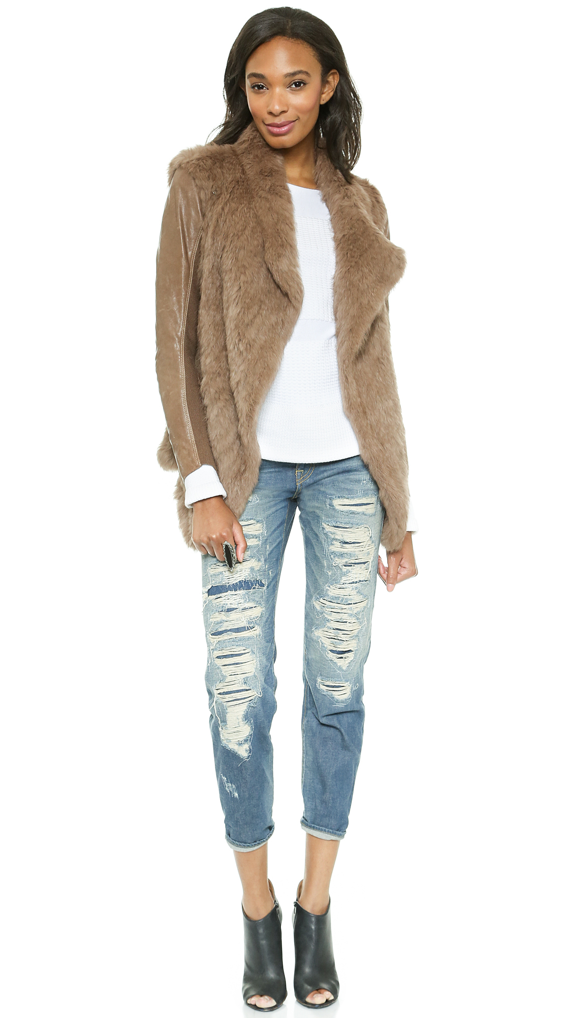 Shop by category A leather sleeve coat or jacket, however, is the perfect balance between the elegant edge of leather and the toned-down, casual look of fabrics such as canvas and wool. You can rock this cool combination by buying a leather sleeve coat on eBay, where reliable sellers provide an outstanding selection.