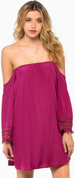 Tobi Ophelia Off Shoulder Dress in Purple (Berry)