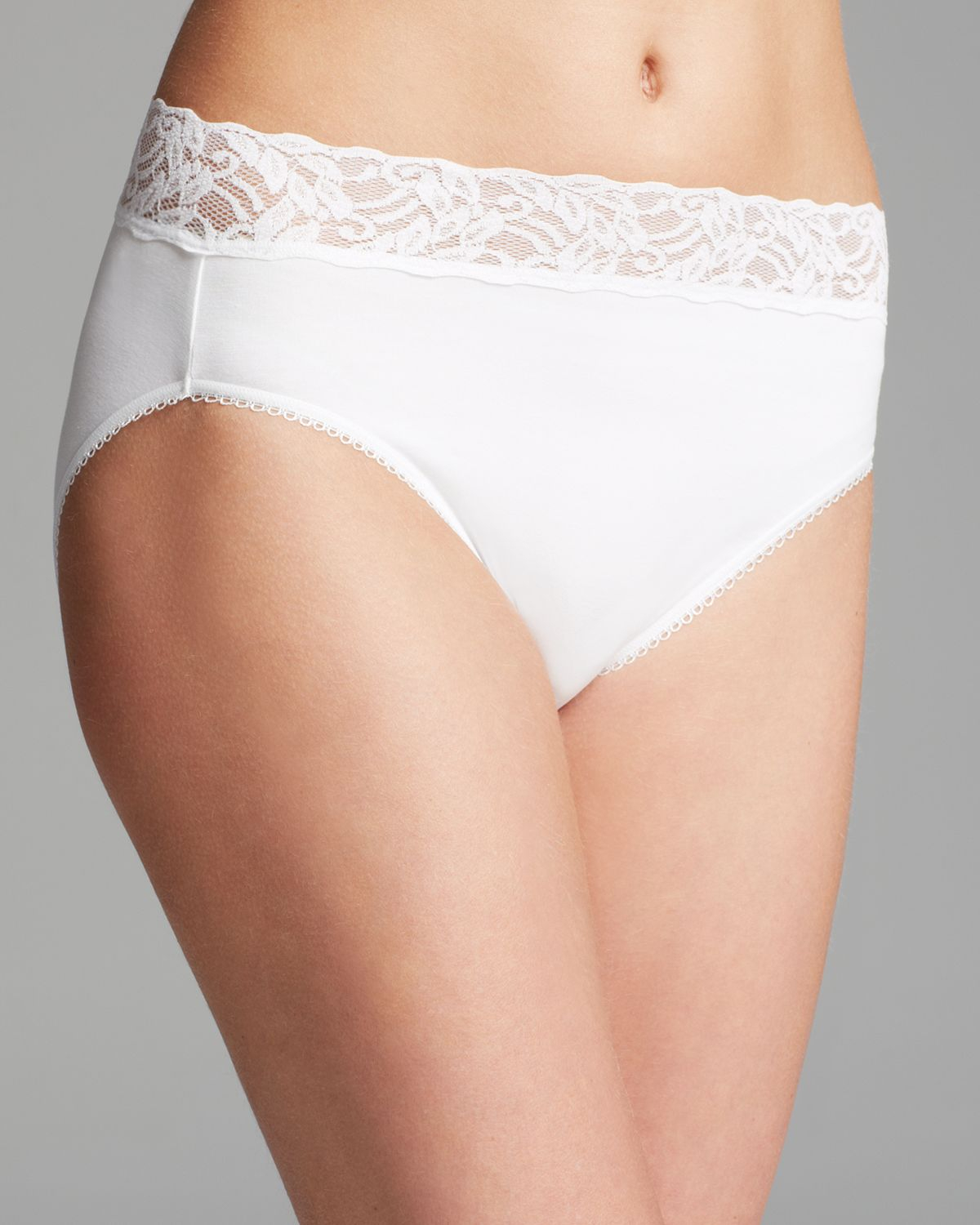 Wacoal HiCut Briefs 871235 in White Lyst
