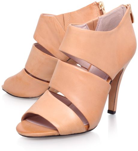 vince camuto tan wedges