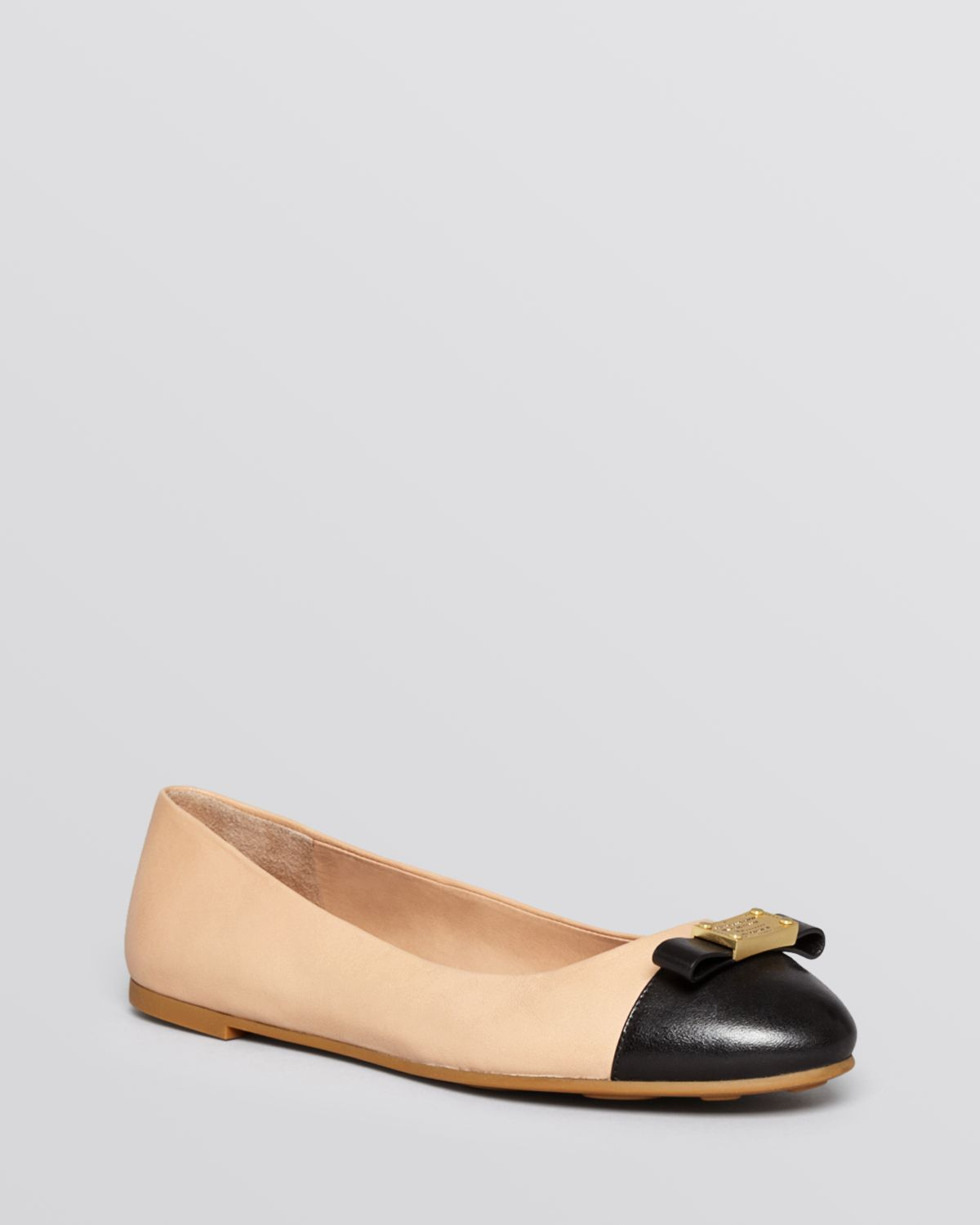cap toe with tuxedo