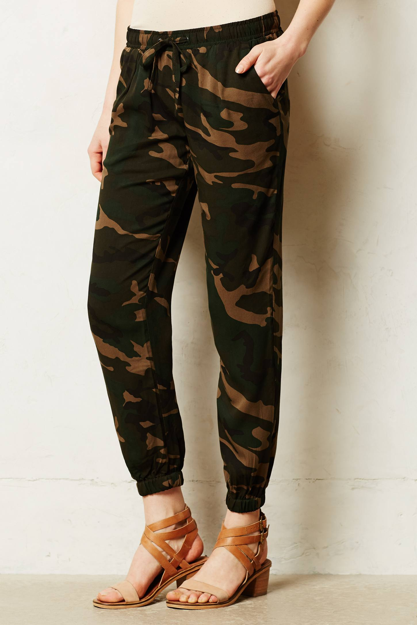 sanctuary camo cargo joggers