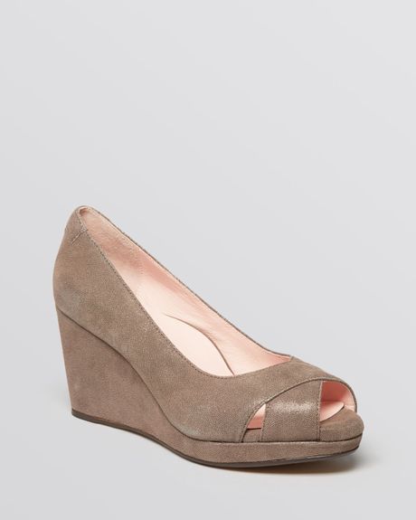 taupe wedge pump