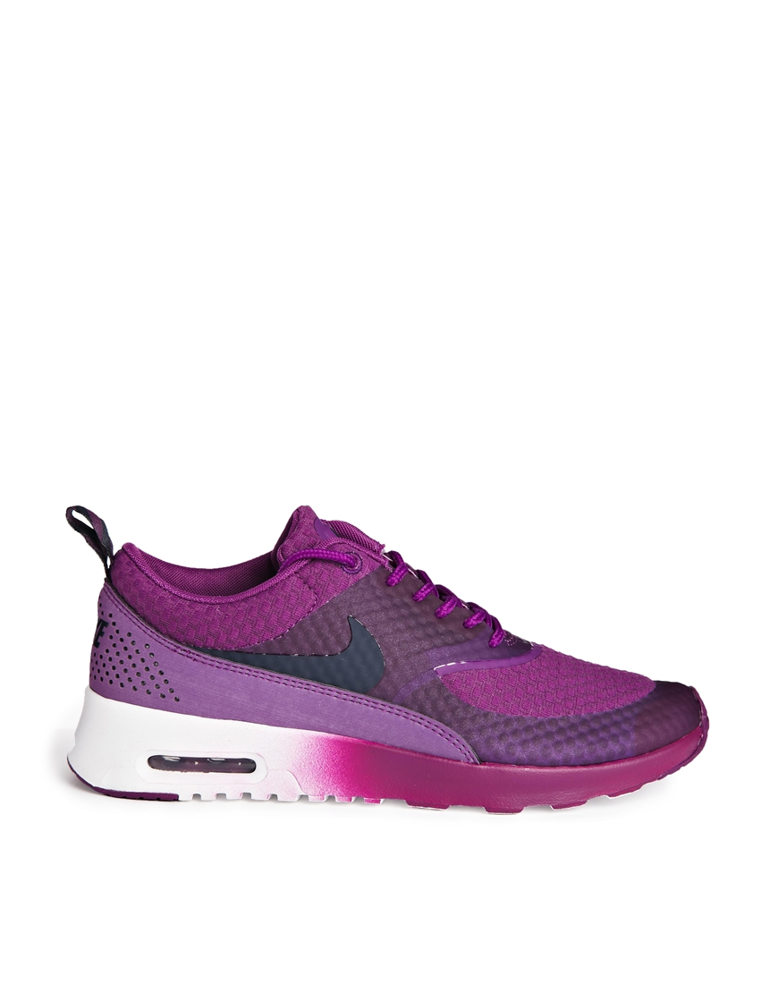 light purple nike trainers