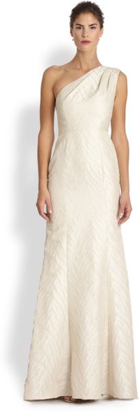 monique lhuillier white gown