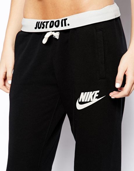 nike women's loose fit mid rise sweatpants