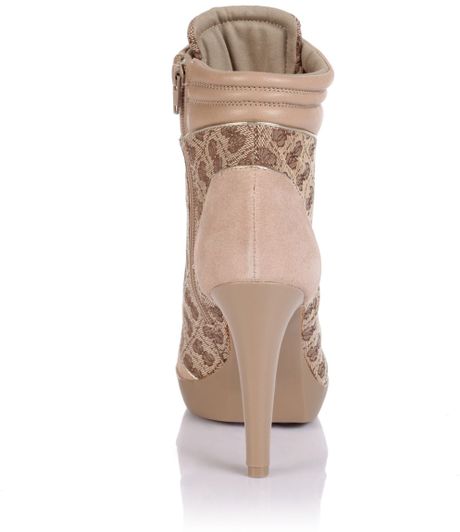 guess beige boots