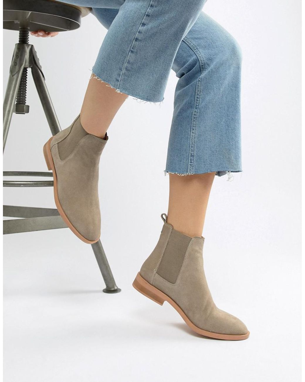 Women's Natural Aura Suede Chelsea Ankle Boots Women's Natural Aura Suede Chelsea Ankle Boots