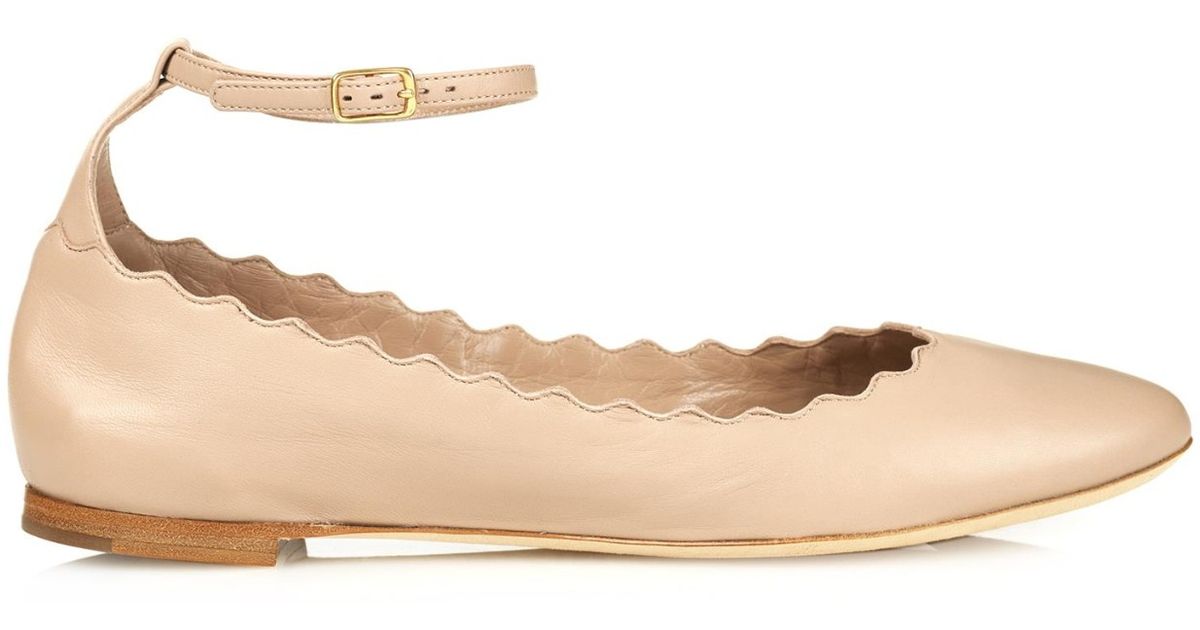 chloe laurena scalloped flat