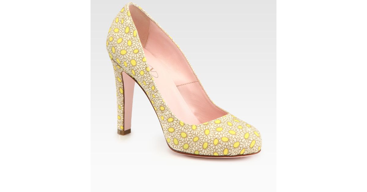 Lyst Red valentino Daisyprint Canvas Pumps in Metallic