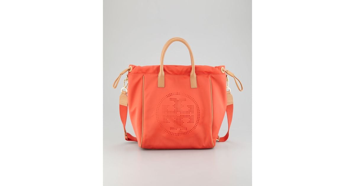 Tory burch Perforated Logo Small Drawstring Tote Bag in Red | Lyst