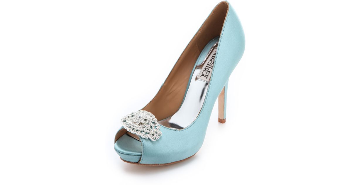 badgley mischka blue pumps