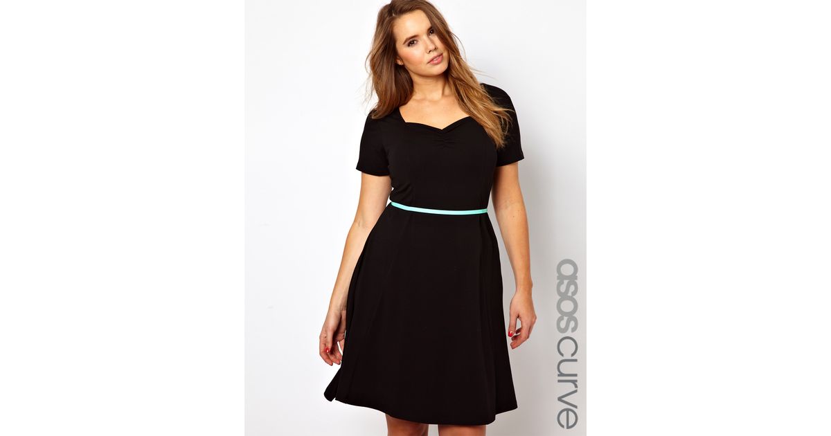 Sweetheart Neckline Dresses with Sleeves