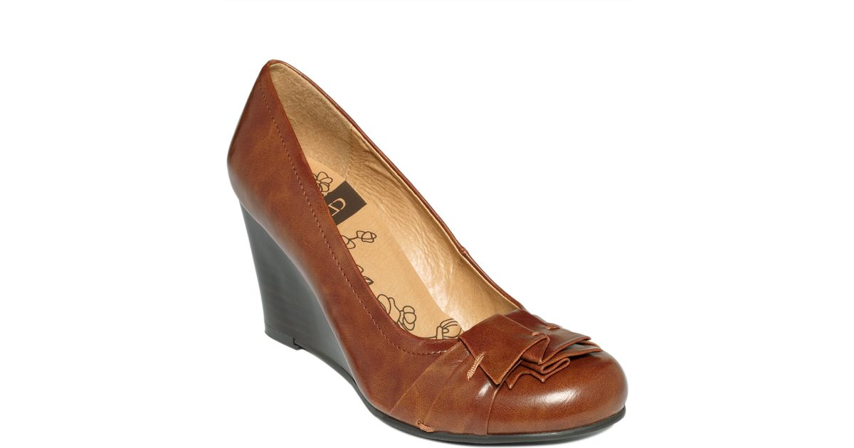 laundry shoes wedges