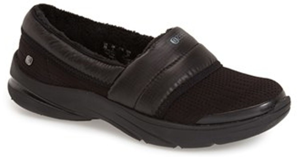 beez slip on sneakers