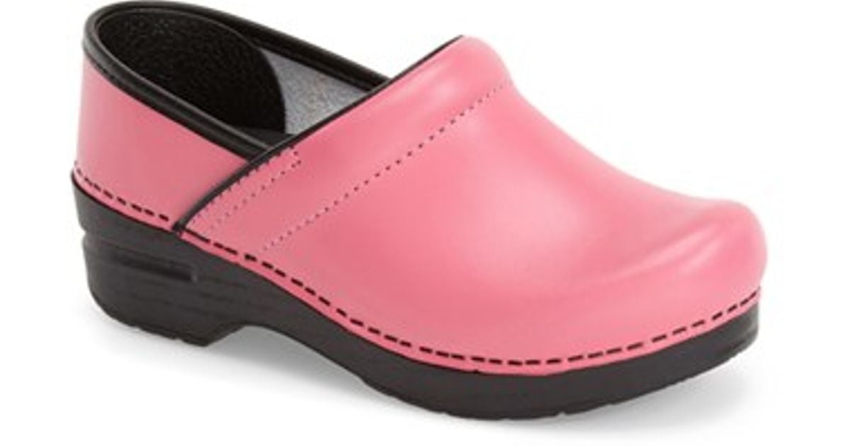 Dansko Pro Leather Clogs in Pink | Lyst