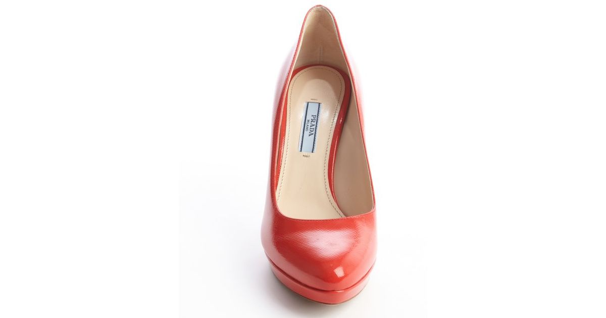 Prada Red Patent Saffiano Leather Platform Pumps in Red | Lyst  
