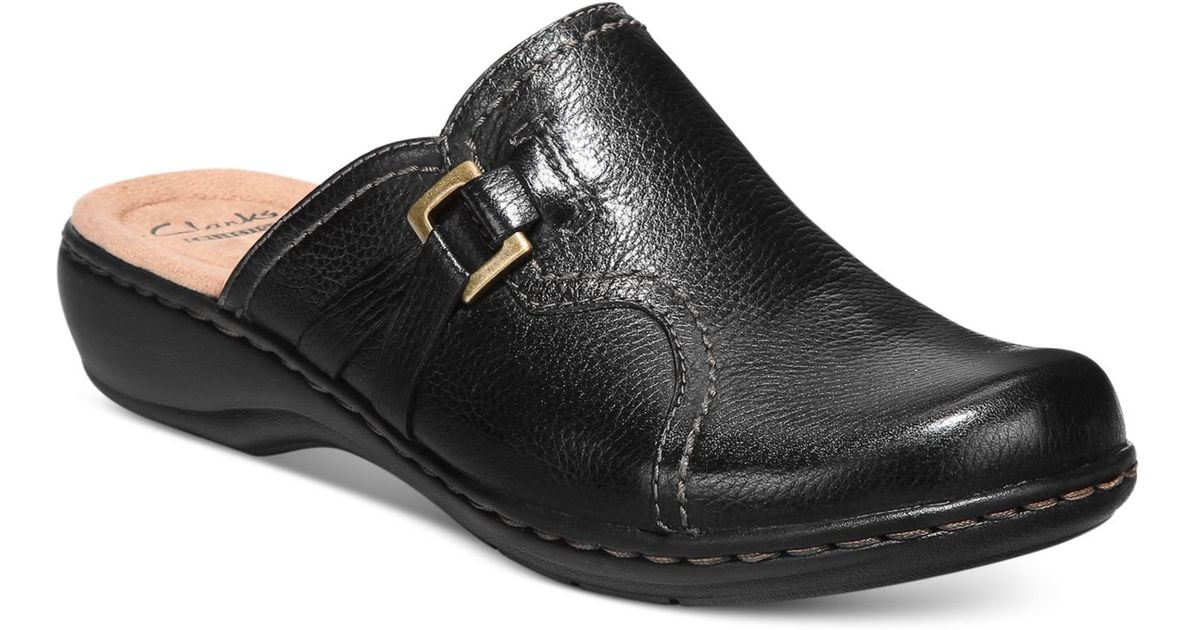 Clarks Collection Women's Leisa Belle Clogs in Black - Lyst