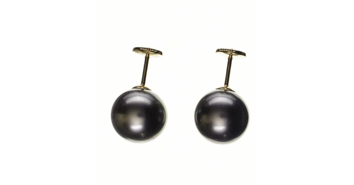 Lyst Black Co Uk Cordelia Large Round Tahitian Pearl Ear Uk Cordelia Large Round Tahitian Black Pearl Ear Studs In