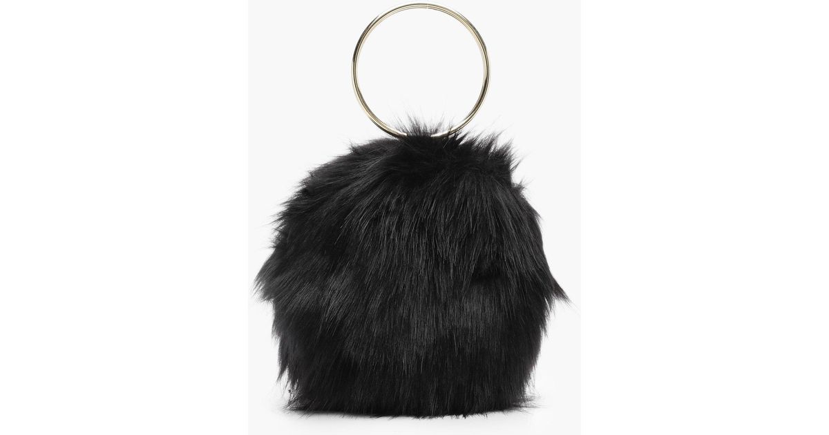Lyst Boohoo Isobel Double Ring Faux Fur Clutch In Black
