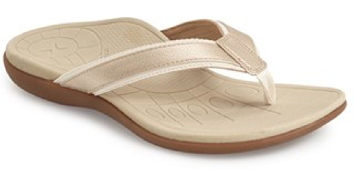 Lyst - Aetrex Venus Waterproof Flip-Flops in Natural