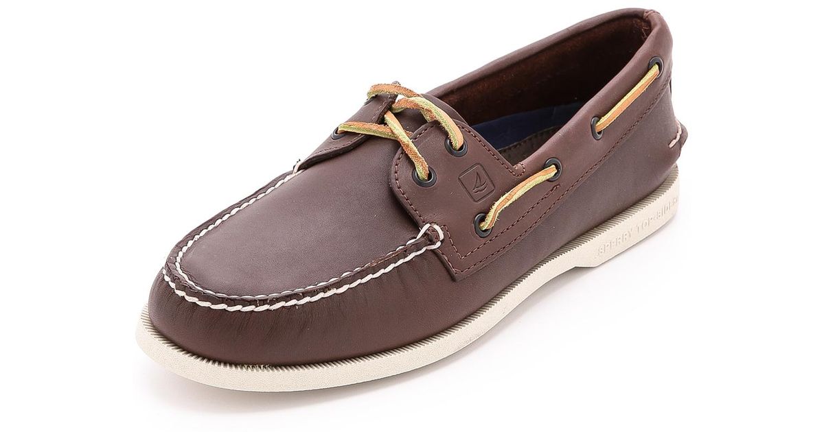 sperry classic brown boat shoe