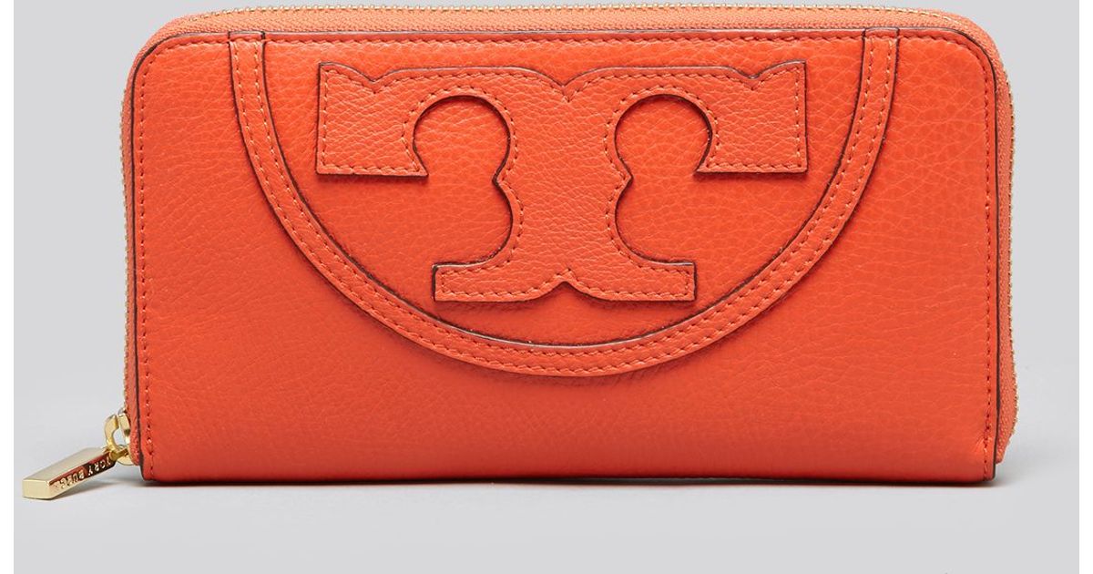 Lyst Tory Burch Wallet All T Zip Continental in Red