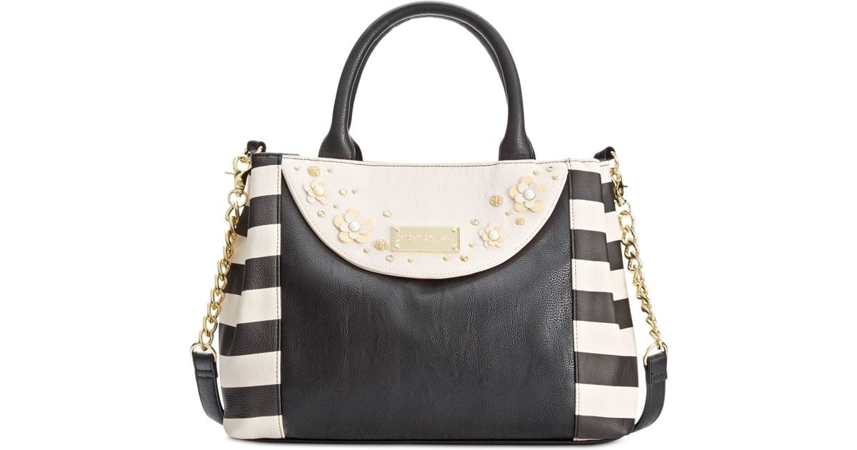 betsey johnson daisy bag