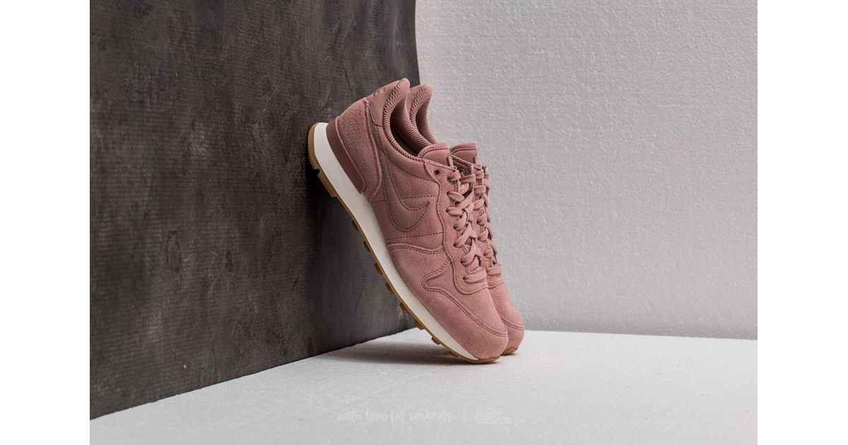 nike internationalist se particle pink nike internationalist se particle pink