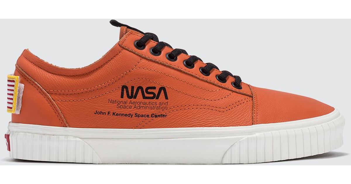 vans space voyager orange