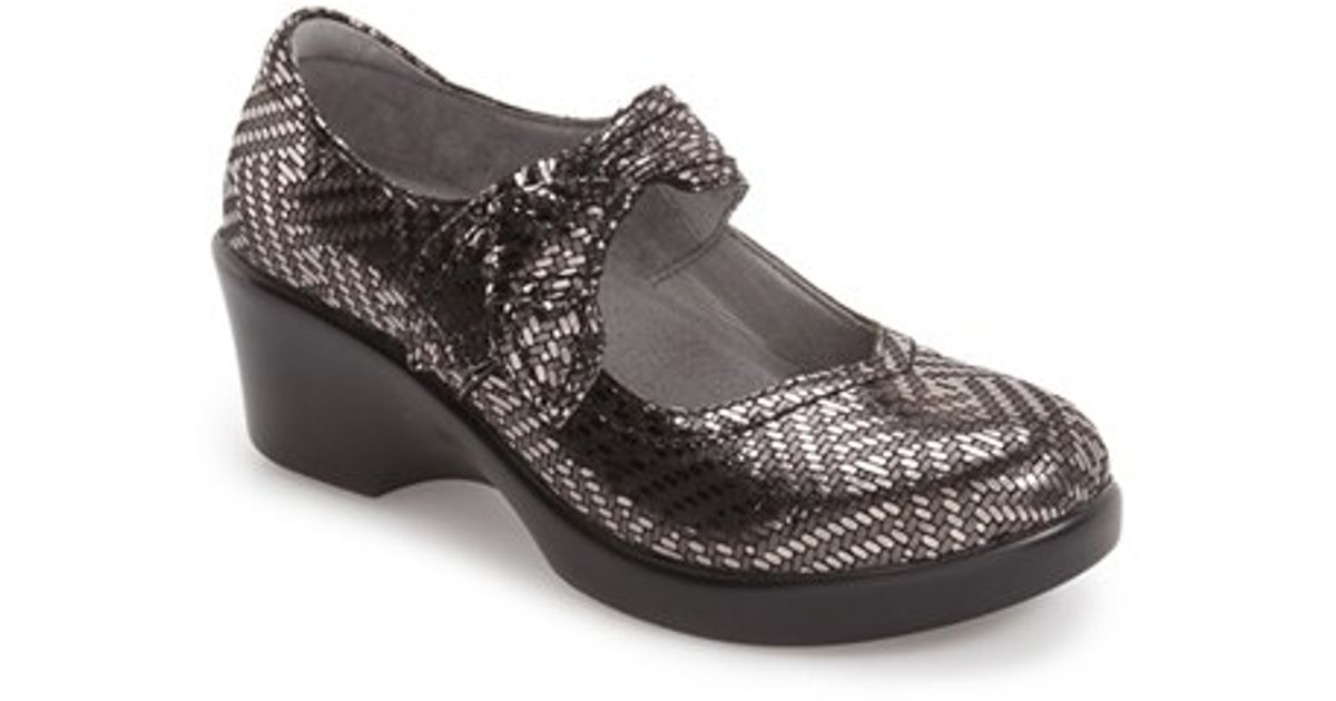 alegria mary janes black
