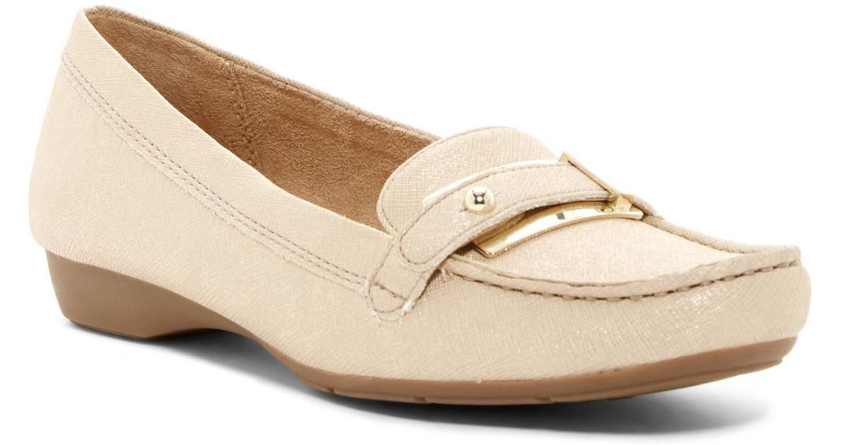 Lyst - Naturalizer Gisella Bit Loafer in Natural